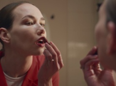 "Aquarelle lips" to prosty trik na soczyste usta. Dwa produkty i kilka minut