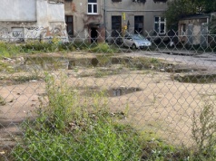 Nowe normy dla płotów, furtek i bram. Prawo wchodzi ci na posesję