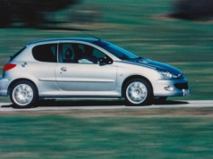 Peugeot 206 GT 2.0 135 KM – mały lew, wielka legenda. O tej wersji wie dziś garstka
