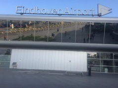 Ruch na lotnisku w Holandii zawieszony. "Siły antydronowe w gotowości"