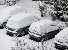 Polska walczy ze śniegiem. Strażacy odbierają setki zgłoszeń. Problem z prądem
