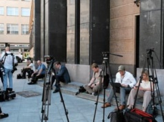 W bagnie. Jak w erze AI i cyberkorporacji ratować jakościowe dziennikarstwo