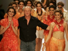 Słynny projektant mody nie żyje. Ubierał księżną Dianę. 