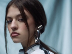 bambi wyjaśnia, czym jest „LET IT B”