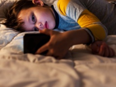 Ekspertka: Reklamy wywołujące presję na dzieci są wątpliwe etycznie