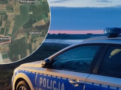 Złoki mężczyzny w płytkim strumieniu w Radzikowicach. 