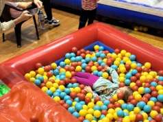 Festiwal Dmuchańców w Hali Wisły. Rodzinna zabawa potrwa do wieczora (ZDJĘCIA)