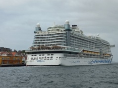 Narodziny i rozkwit oceanicznego imperium. Od używanego statku do nowoczesnej floty pasażerskiej