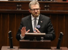 Czarzasty nie wpuści Brauna do Sejmu. „To jest skandalem po prostu”