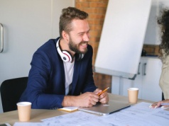 Premia uznaniowa powinna zniknąć. Więcej z niej szkody niż pożytku