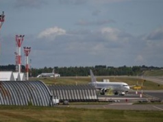 Zawieszone loty na lotnisku w Wilnie. Władze o 