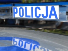 Dramatyczny wypadek o poranku. Zderzyły się trzy auta, są ranni. Droga całkowicie zablokowana