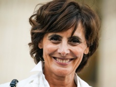 Odmładza, dodaje objętości i modeluje rysy twarzy. Poznaj fryzurę lixie!