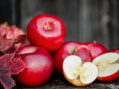 To najgorsza pora na jedzenie jabłek. Będziesz czuć się ciężko