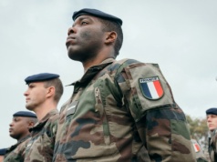 Planują dobrowolną służbę wojskową. Wskazują na "stałe zagrożenia z Rosji"