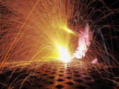 Przemysł zaskoczył wszystkich. Prognozy przebite o 78 proc.