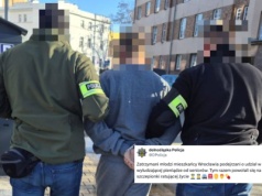 Policjanci zatrzymali oszustów, którzy wyłudzali pieniądze od seniorów nową metodą, 