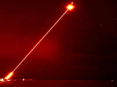 Laser DragonFire strąca drony pędzące 650 km/h. Koszt strzału? 13 dolarów