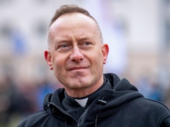 Prokuratura umorzyła śledztwo w sprawie ks. Dominika Chmielewskiego