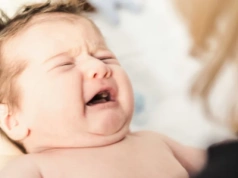 Dlaczego Twoje dziecko nagle stało się płaczliwe? To może być skok rozwojowy