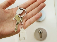 Przewodnik po skupie nieruchomości w Warszawie i okolicach: jak szybko sprzedać swoje mieszkanie lub działkę