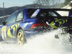 Mandat za drift: co w 2025 roku grozi za jeżdżenie bokiem? Przeczytaj zanim ruszysz na parking