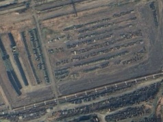 Rosjanie opróżnili bazę z wozów bojowych. To zły znak dla Ukrainy