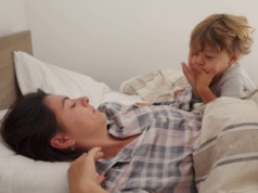Mam dosyć spania z dziećmi w jednym łóżku. I nie jestem wyrodną matką