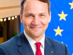 Radosław Sikorski „wujek dobra rada” z MSZ