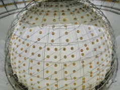 Kula, która widzi duchy. Neutrina podają pierwsze sekrety