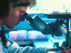 Ten silnik mieści się w ludzkim włosie. Napędza go światło lasera