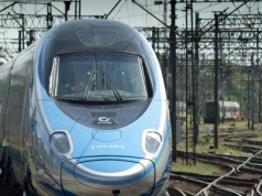 Pociąg zatrzymał się 50 metrów przed przeszkodą. Pasażerom zadrżały serca