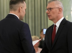 Dlaczego Nawrocki odmówił nominacji oficerów? 