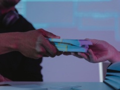 Bank może w niektórych sytuacjach zablokować konto. Można jednak zminimalizować to ryzyko