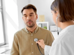 Najczęstszy nowotwór młodych mężczyzn. Tak rozpoznasz raka jąder