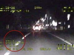 Pędził przez miasto jak szalony. Niewiarygodne, ile miał na liczniku. Tak skończyła się jego brawura
