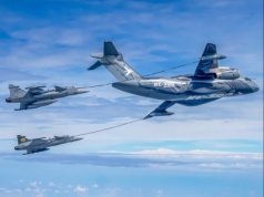 Embraer KC-390 zatankował Gripena E