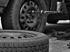 Wymiana opon Kraków – profesjonalnie i bezpiecznie w Q Service Castrol