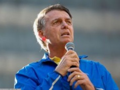 Próbował przeciąć opaskę, by uciec. Sąd zdecydował ws. Bolsonaro