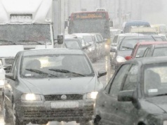 W środę pochmurno, mokro i ponuro. Niebezpieczne warunki na drogach