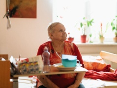 Za pobyt seniora w DPS mogą zapłacić jego spadkobiercy. Takich zmian w przepisach domagają się gminy