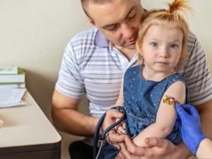 Pediatra wymienił najczęstsze dolegliwości tego tygodnia. "W przedszkolach wszystkie dzieci kaszlą"