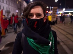 Klementyna Suchanow odwołana z sejmowej komisji. Liderka Strajku Kobiet pod lupą ABW