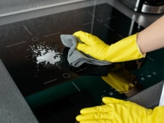 Jak czyścić to niezbędne kuchenne urządzenie? To niezawodne sposoby. Będzie błyszcząca