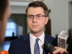 Wewnętrzne napięcie w PiS. Müller odpowiada jednym zdaniem