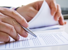 Licencja i umowa o przeniesienie autorskich praw majątkowych - 5 rzeczy, o których należy pamiętać