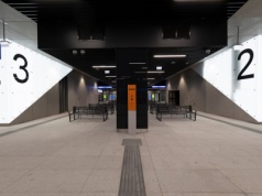 Tunelem na perony dworca Warszawa Zachodnia. Co znajdziemy w przejściu podziemnym?