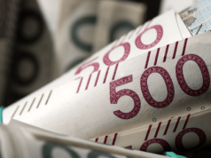 Klienci tego operatora dostaną po 500 zł rekompensaty. UOKiK zdecydował