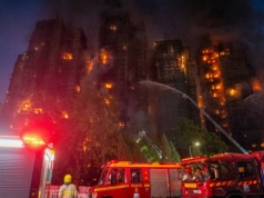 Rośnie tragiczny bilans pożaru w Hongkongu. Policja poinformowała o pierwszych zatrzymaniach