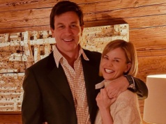 Tego miliardera zna cały świat. Mało kto wie, że jego matka jest Polką